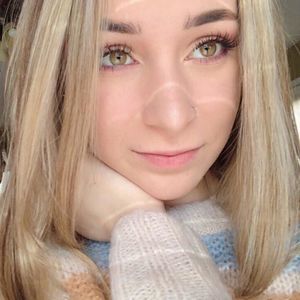 Meet your Posher, Danika